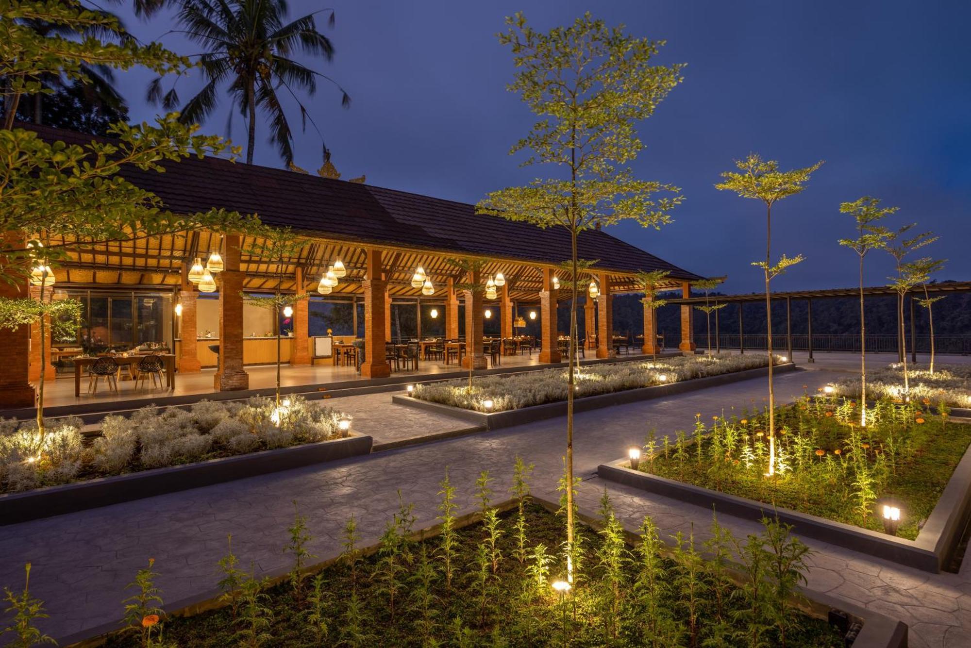 Tapa Agung View Hotel Menanga ภายนอก รูปภาพ